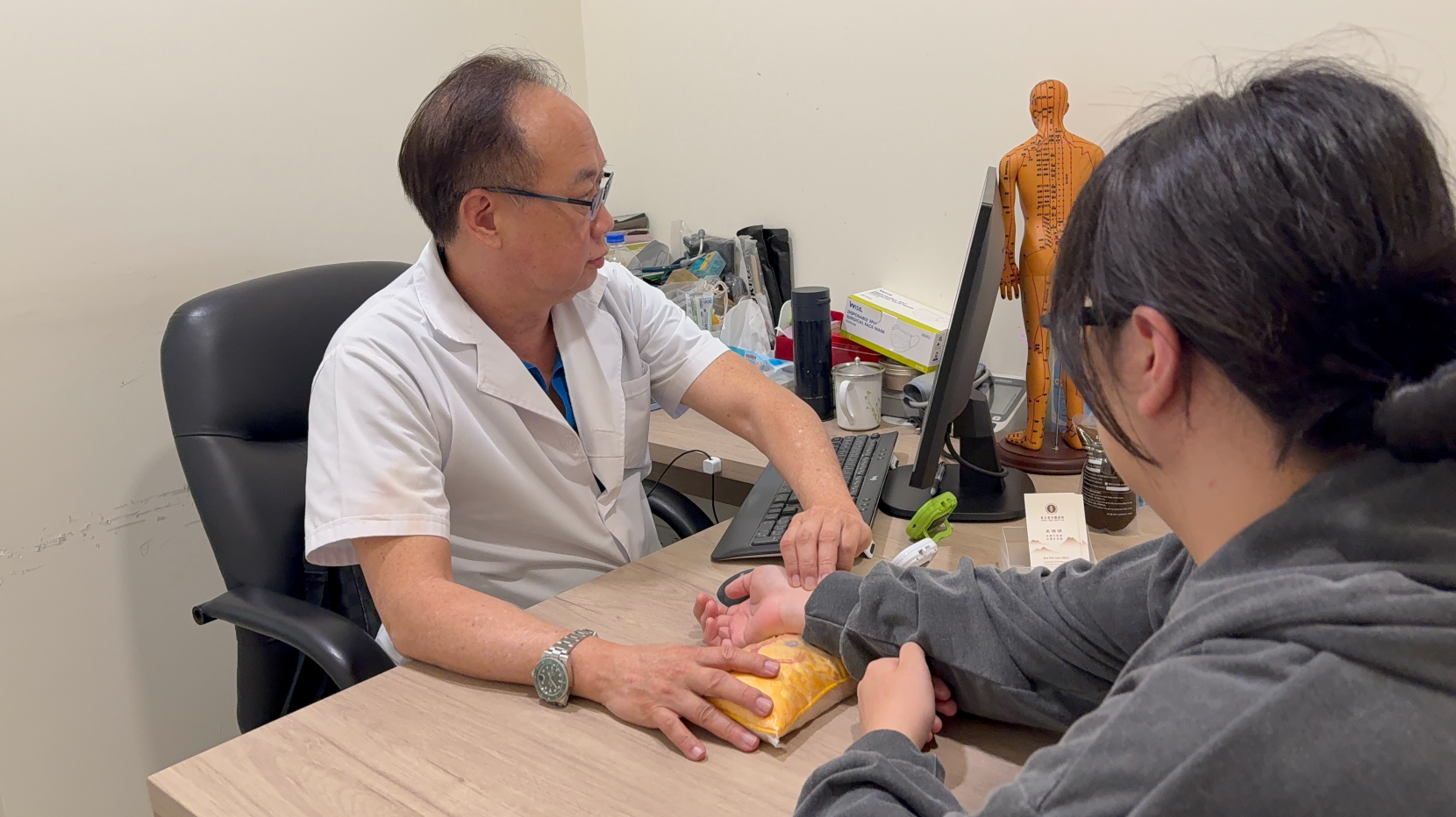 过敏性紫癜有什么症状表现？新加坡贡方堂 TCM 中医科丘保润辨证治皮肤病！