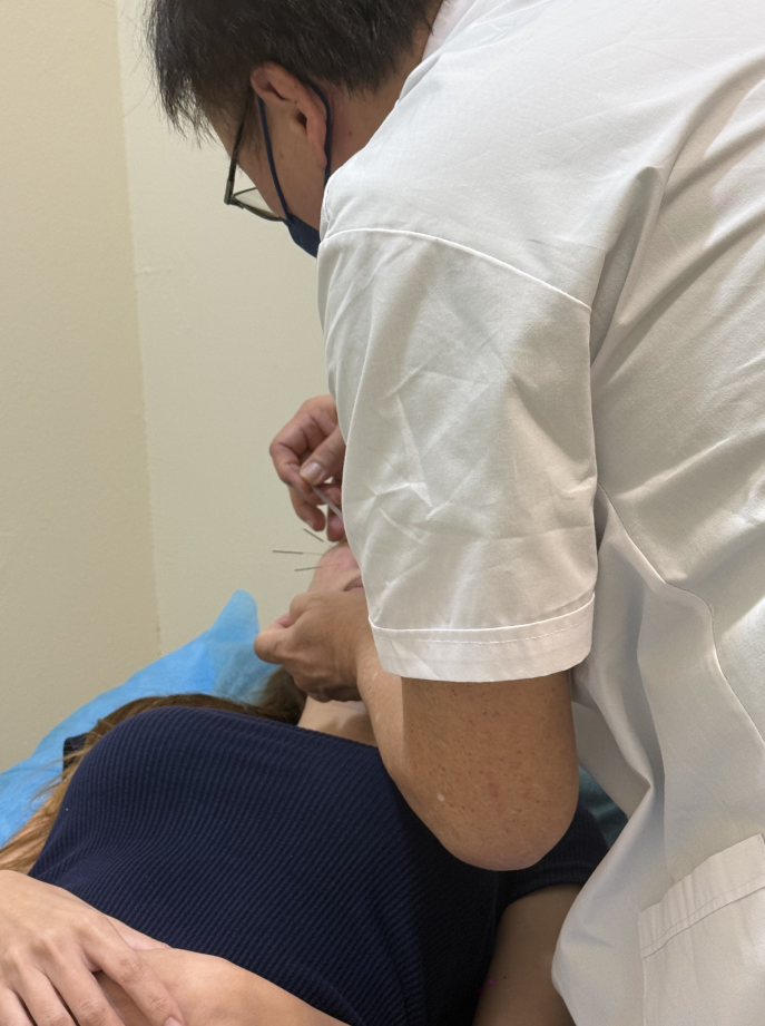 年轻女孩反复长痤疮怎么办？新加坡贡方堂 TCM 陈慧芳医师：内调外养，告别反复痘痘